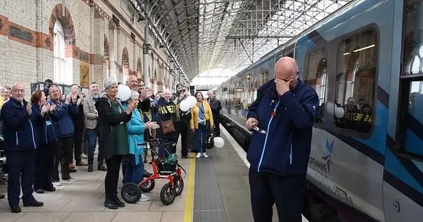 Train operator, overwhelmed with emotions, sheds tears upon completing final shift following an illustrious 52-year career!